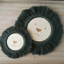 Navneskilt i tr med macrame