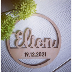 Navneskilt i tr med fdselsdato