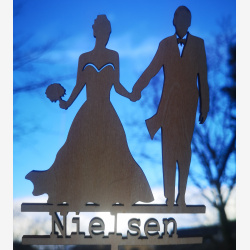 Personlig Cake Topper til bryllupskage med navn i tr�