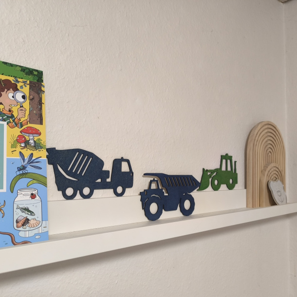 Byggemaskiner i tr  perfekt til brnevrelset