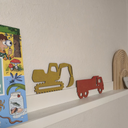 Byggemaskiner i tr  perfekt til brnevrelset