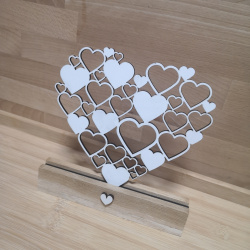 Hjerte i tr med sokkel