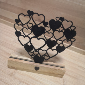 Hjerte i tr med sokkel