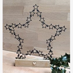 Stjern i tr med sokkel