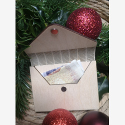 Pengegave i tr� kuvert